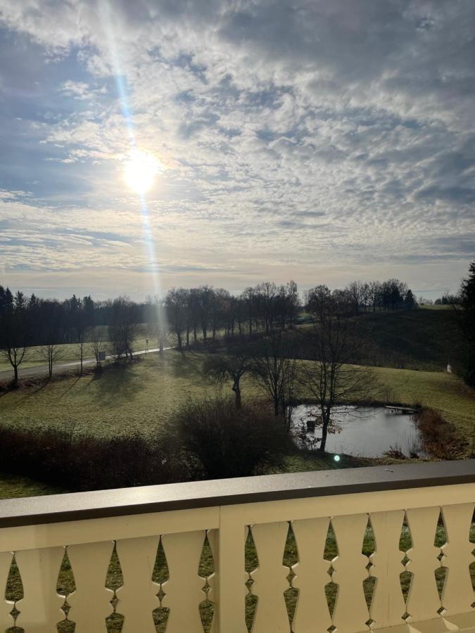 Gaestehaus Gut Frauendorf Windorf  ภายนอก รูปภาพ
