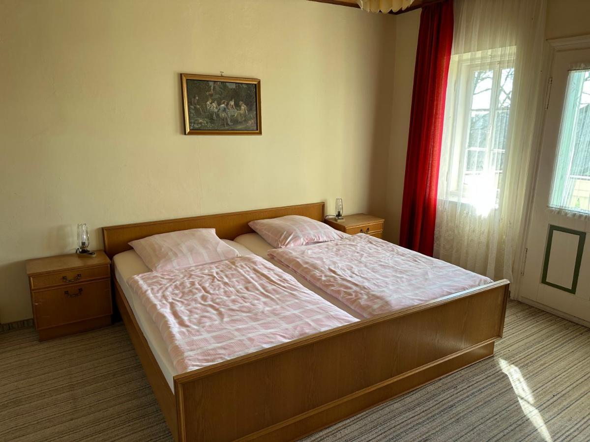Gaestehaus Gut Frauendorf Windorf  ภายนอก รูปภาพ